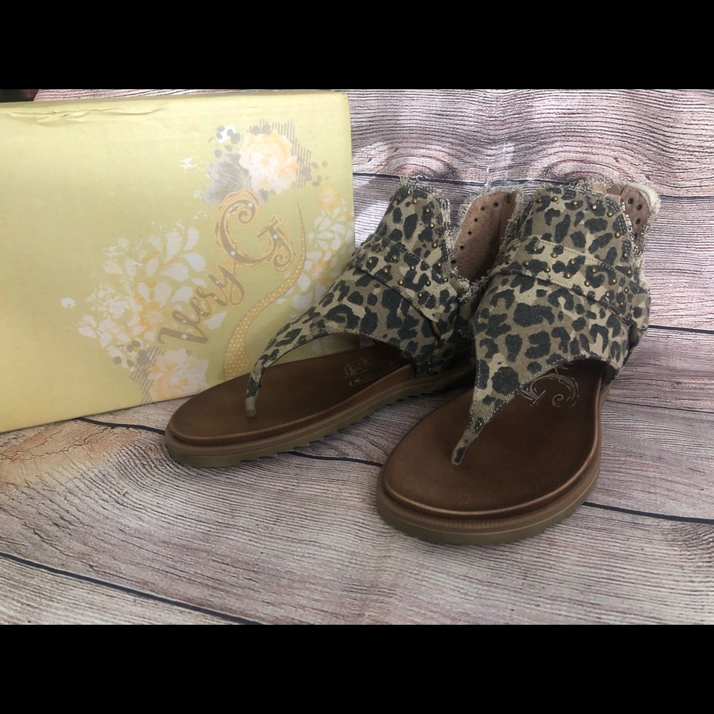 Very G Tan Leopard print Sandals Size: 9